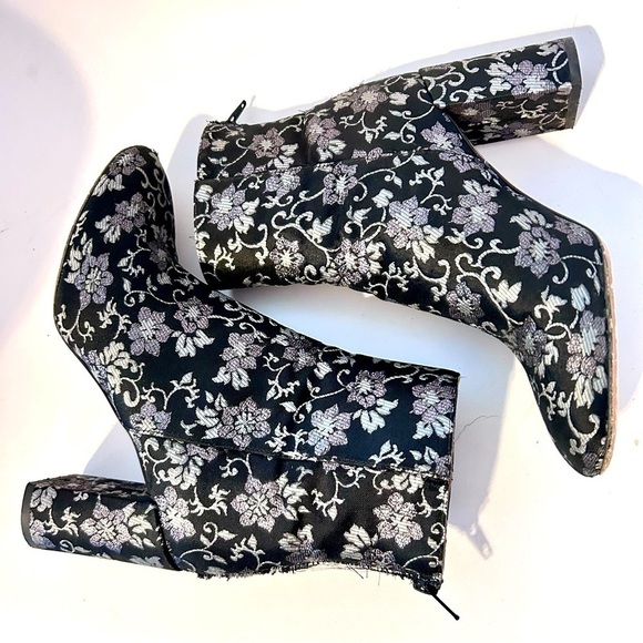 LEWIT 90s Y2K Lanzo Metallic Brocade Floral Ankle Boot Black Silver sz 8 Mobwife - Picture 7 of 14